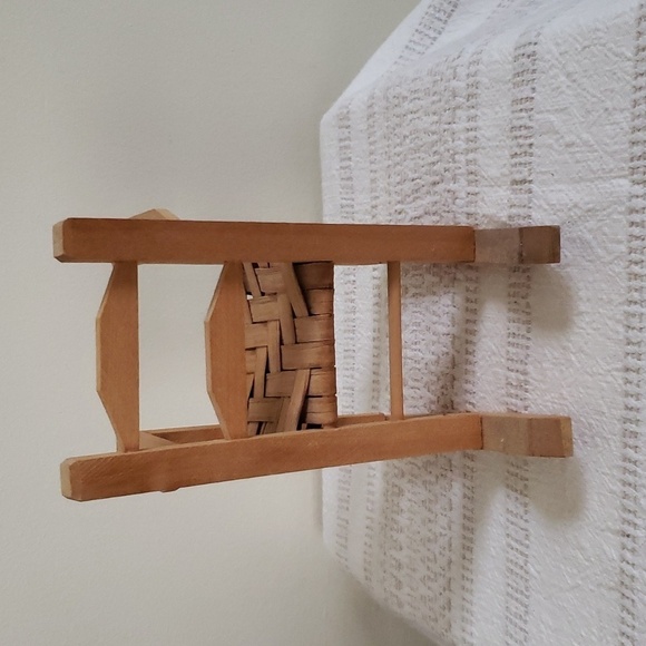 Vintage handmade wooden doll rocking chair, handcrafted in pigeon forge - Picture 3 of 6